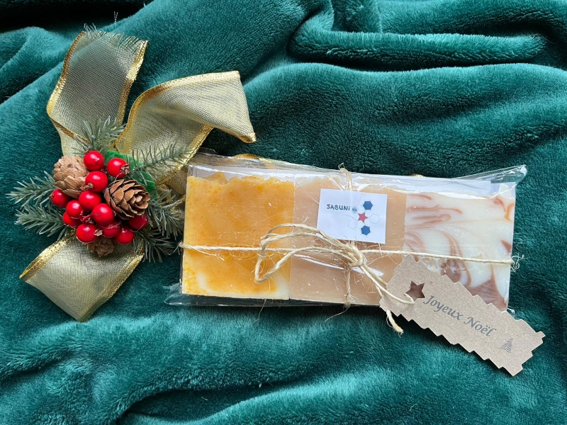 Etuis avec 3 savons neutres, dans un sachet à base d'amidon de maïs