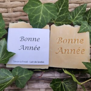 Savon artisanal bio, personnalisé avec le message "Bonne Année", pour faire un cadeau original
