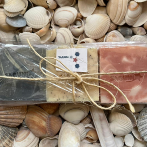 lot de 3 savons parfumés aux huiles essentielles de lavandin + litsée citronnée + menthe poivrée dans emballage à base d'amidon de maïs